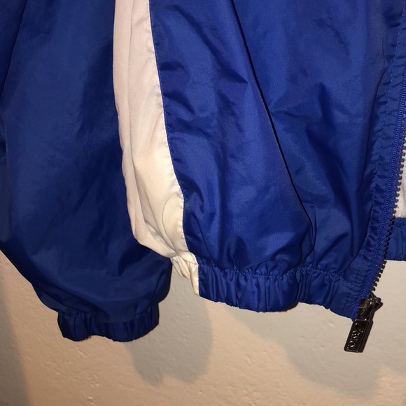 ASICS Windbreaker size small. - Picture 4 of 4
